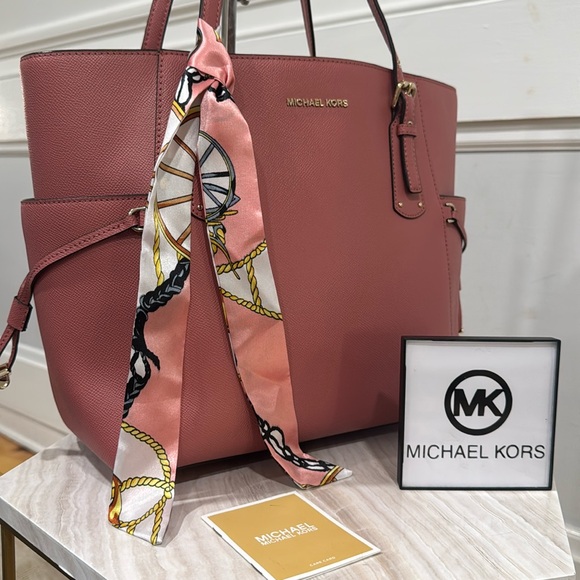Michael Kors Handbags - Michael Kors Bag Large Pink Leather Tote